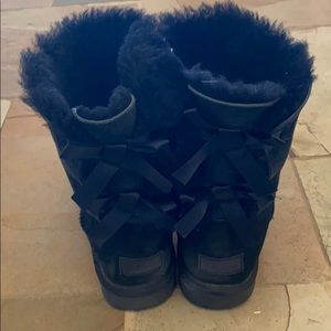Ugg boots with back bow ties